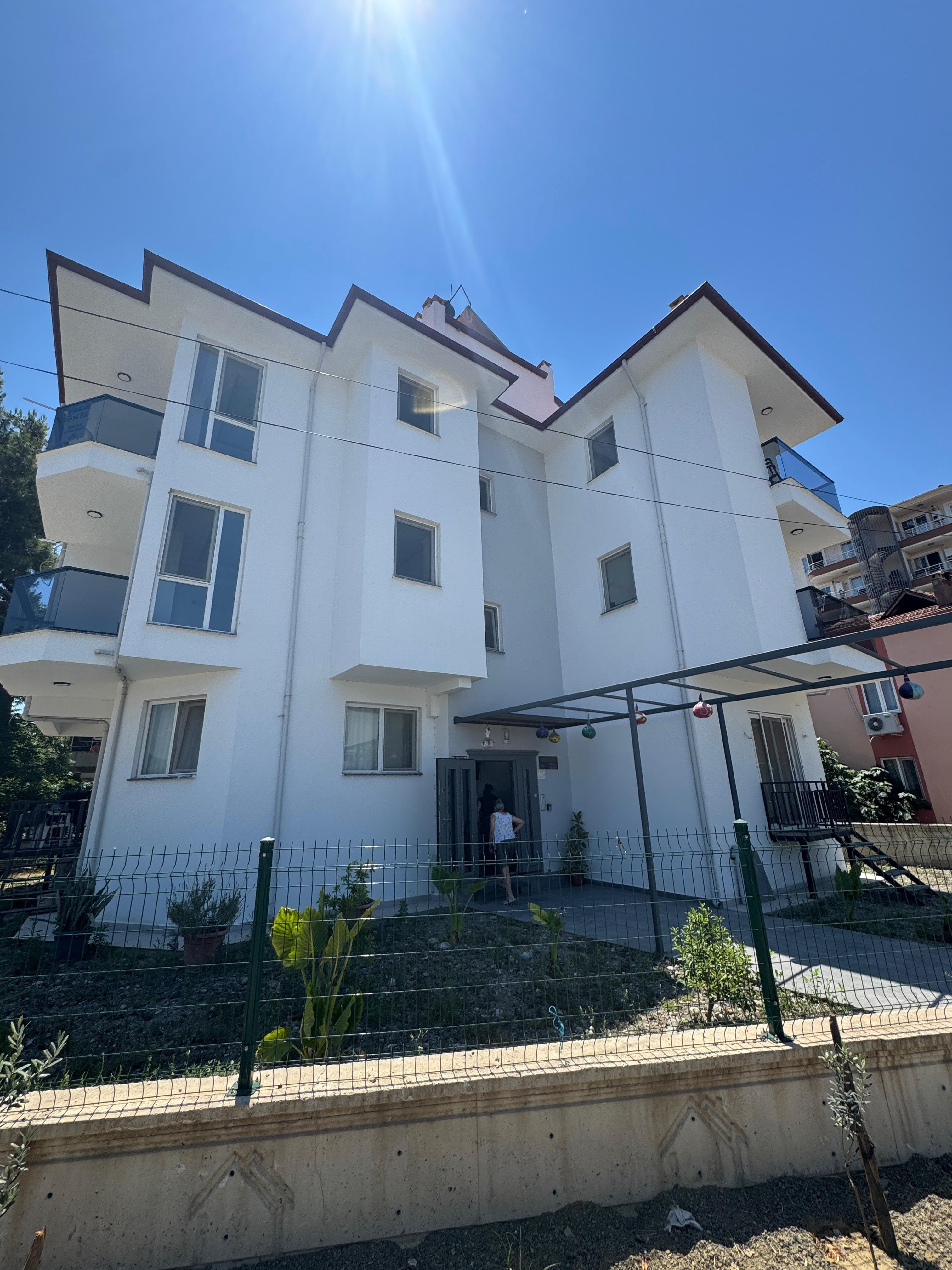 Ortaca Cumhuriyet Mahallesinde 1+1 Kiralık Uzun dönem