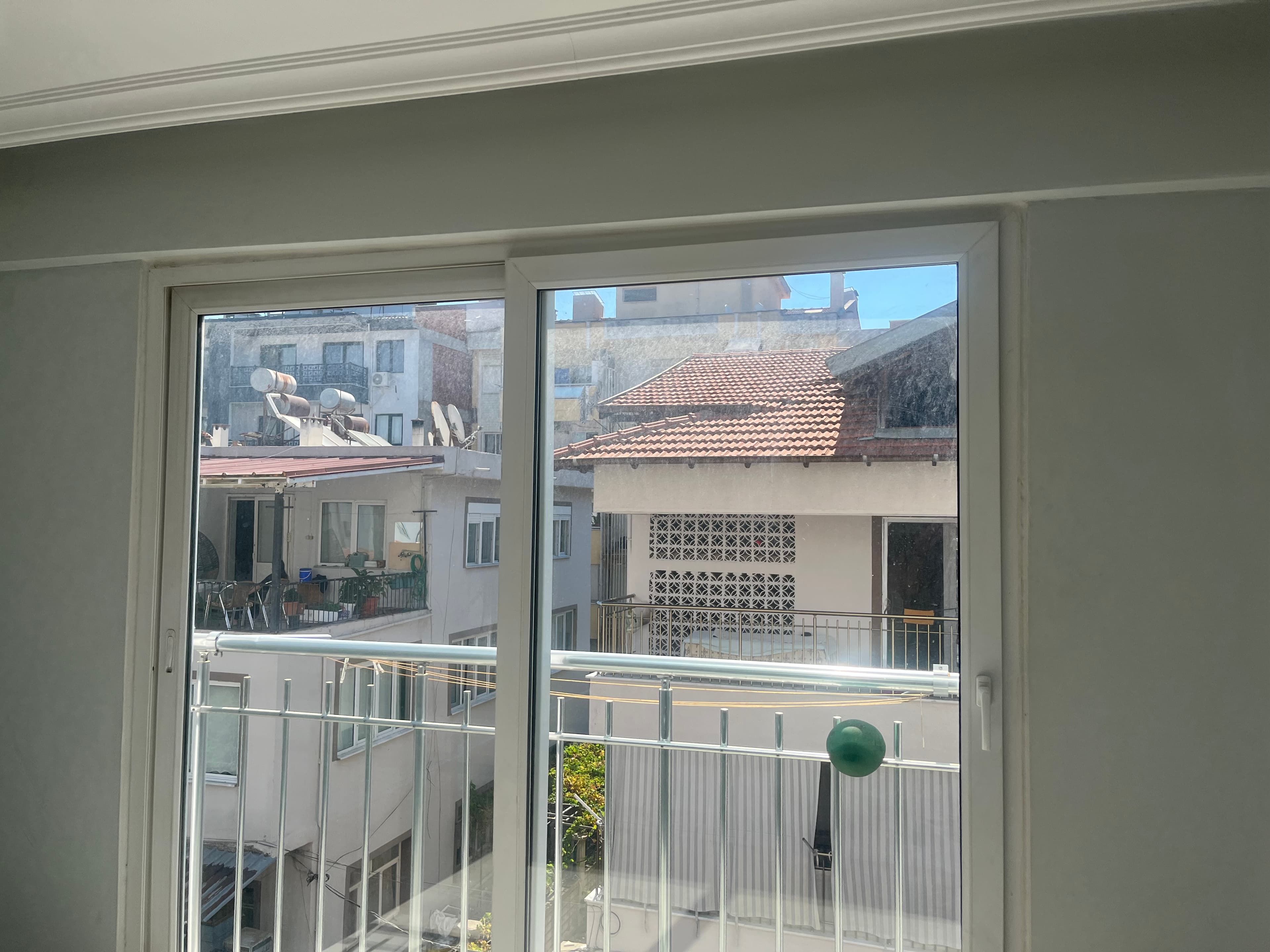 Ortaca cumhuriyet caddesi üzerinde kiralık 2+1 daire